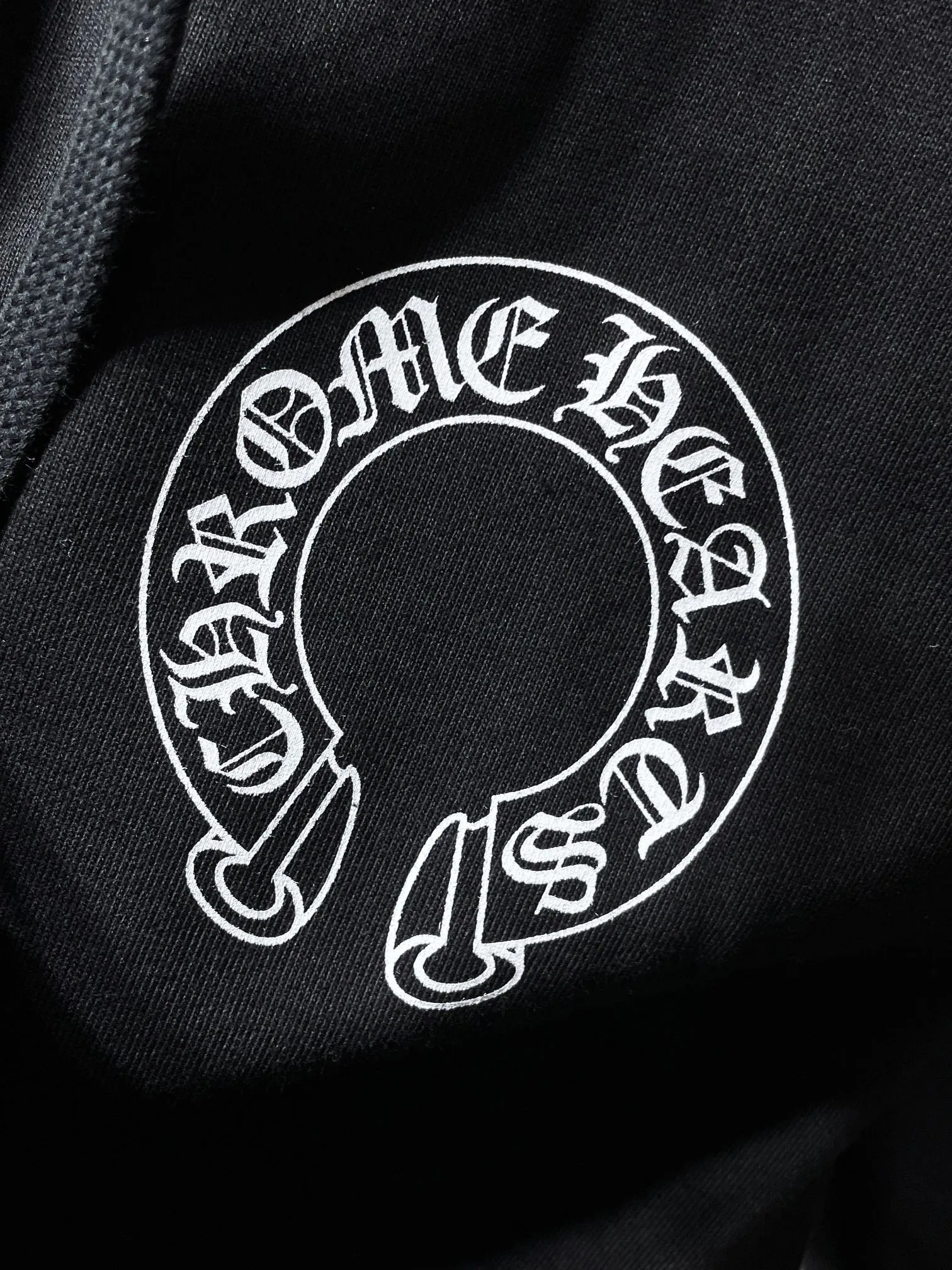 P260 Chrome Hearts Autumn and Winter 2025 simultaneous sale at counters❤️ Chrome Hearts scroll logo simple classic hooded sweatshirt Imported glue printing and dyeing Specially customized version of 1:1 high weight fabric Recommended color: black white Size: S, M, L, XL